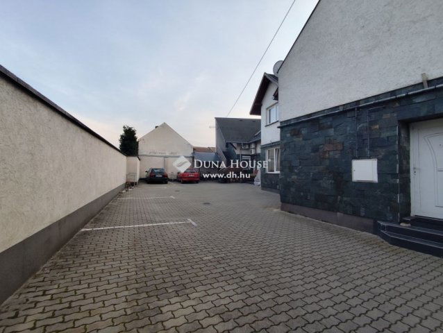 Eladó téglalakás, Kiskunfélegyházán 32.9 M Ft, 2 szobás