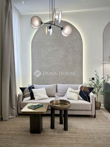 Eladó téglalakás, Budapesten, V. kerületben 123 M Ft, 1 szobás