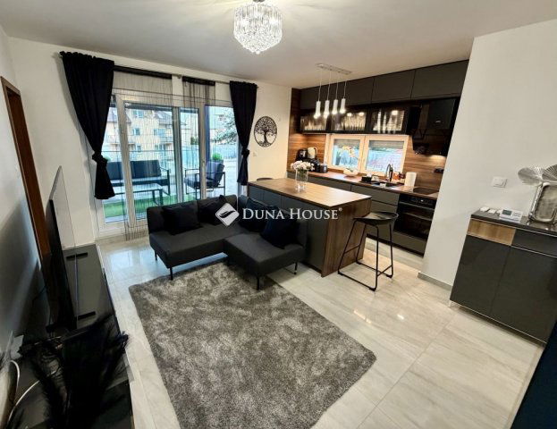 Kiadó téglalakás, albérlet, Debrecenben, Széchenyi utcában