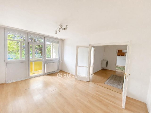 Eladó panellakás, Budapesten, X. kerületben 72.5 M Ft, 2+1 szobás