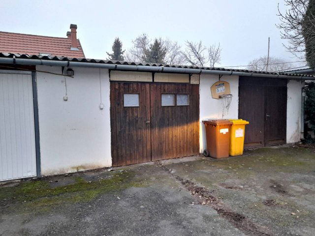 Eladó garázs, Békéscsabán 13.8 M Ft, 1 szobás