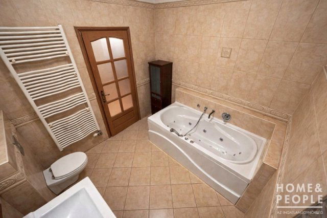 Eladó családi ház, Szegeden 129.9 M Ft, 3 szobás