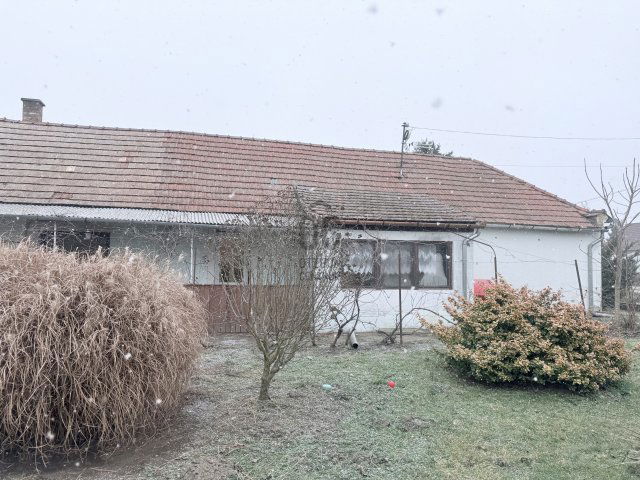 Eladó családi ház, Mórichidán 29.99 M Ft, 3 szobás