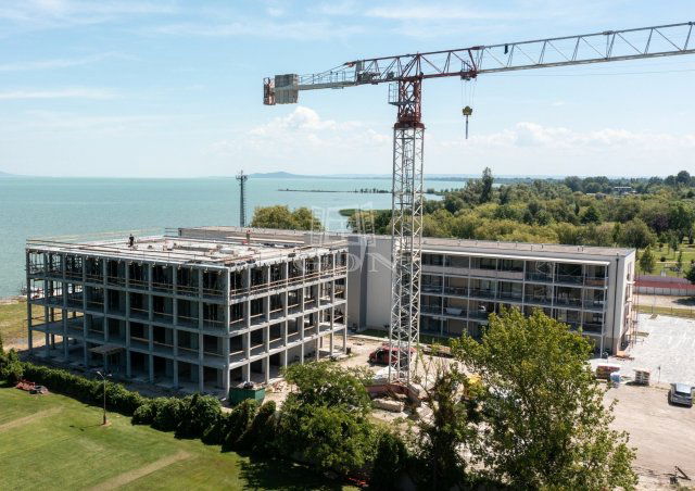 Eladó téglalakás, Balatonmáriafürdőn 55.9 M Ft, 1 szobás