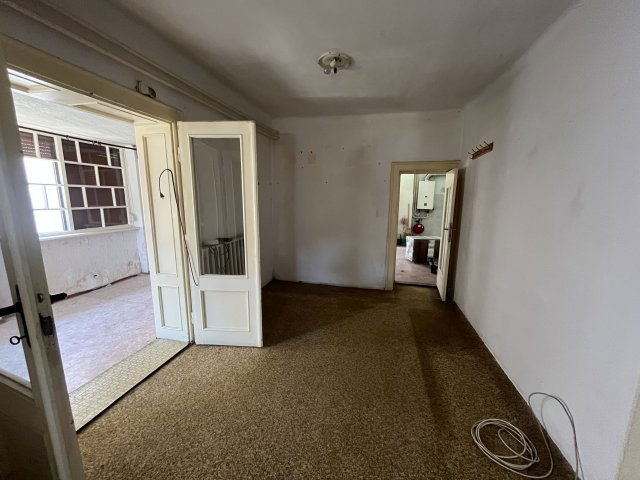 Eladó családi ház, Debrecenben 33 M Ft, 2 szobás