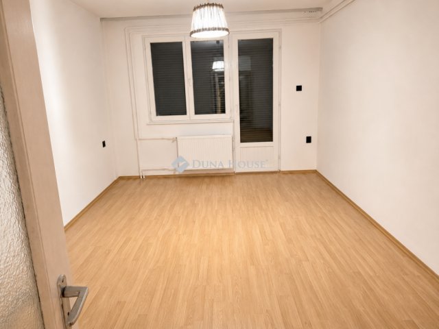 Eladó téglalakás, Nyíregyházán, Korányi Frigyes utcában