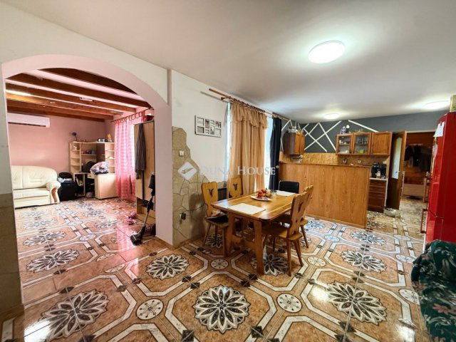 Eladó családi ház, Besnyőn 54.9 M Ft, 4 szobás