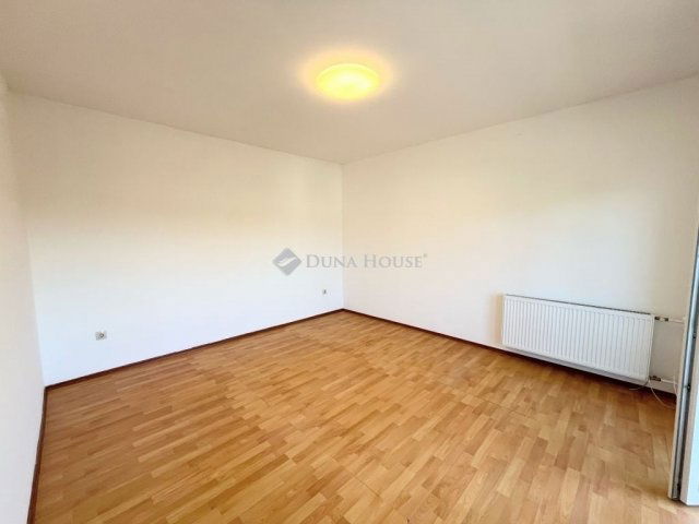 Eladó családi ház, Katafán 64.9 M Ft, 7 szobás