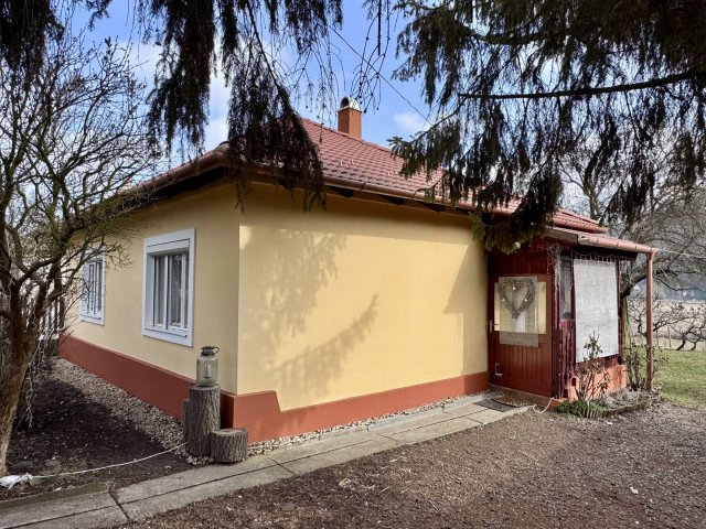 Eladó családi ház, Bátorban 29.9 M Ft, 2 szobás