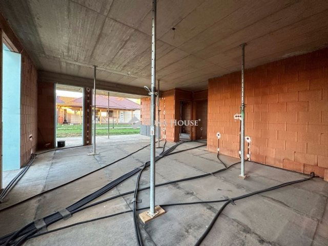 Eladó téglalakás, Kozármislenyen 101.5 M Ft, 3 szobás