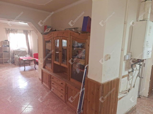 Eladó családi ház, Pápán 46 M Ft, 3 szobás