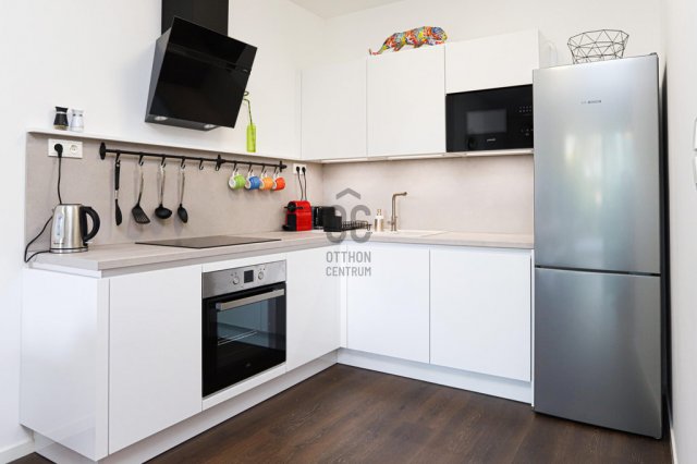 Eladó téglalakás, Balatonföldváron 129.9 M Ft, 3 szobás