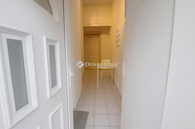 Eladó téglalakás, Budapesten, VII. kerületben 41.9 M Ft