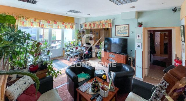 Eladó családi ház, Veszprémben 185 M Ft, 10+3 szobás