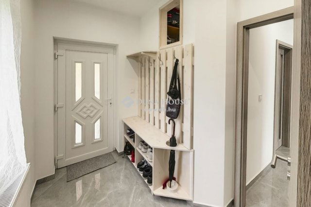 Eladó családi ház, Kecskeméten 79.9 M Ft, 4 szobás