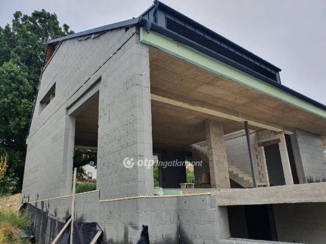 Eladó ikerház, Szentendrén 359 M Ft, 5 szobás