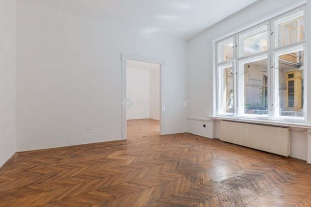 Eladó téglalakás, Budapesten, V. kerületben 169 M Ft, 4 szobás