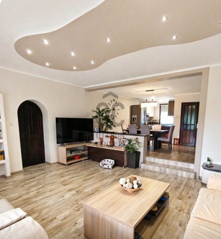 Eladó ikerház, Zalaegerszegen 110 M Ft, 6 szobás