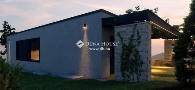 Eladó családi ház, Pécsett 385 M Ft, 4 szobás