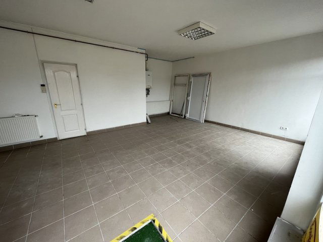 Eladó üzlethelyiség, Hajdúsámsonon 15.9 M Ft