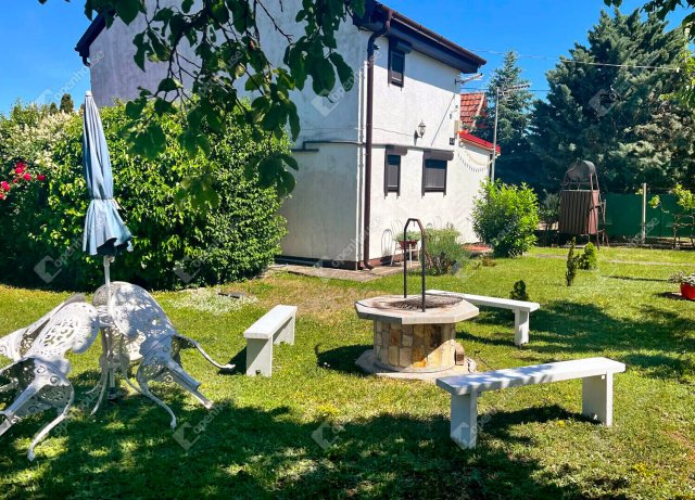 Eladó családi ház, Balatonakarattyán 45.9 M Ft, 3 szobás