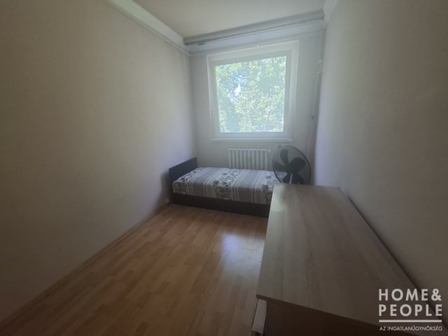 Eladó téglalakás, Szegeden 45 M Ft, 3 szobás