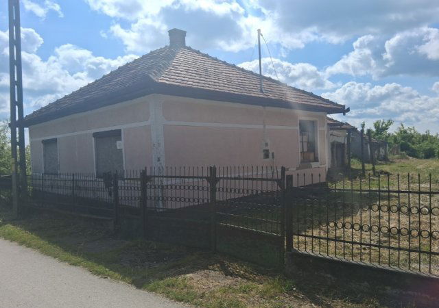Eladó családi ház, Hejőpapin 9.98 M Ft, 1+1 szobás