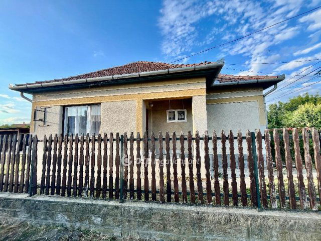 Eladó családi ház, Jászapátiban 18.9 M Ft, 3 szobás