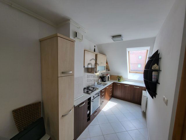 Kiadó téglalakás, albérlet, Pécsett 160 E Ft / hó, 2 szobás