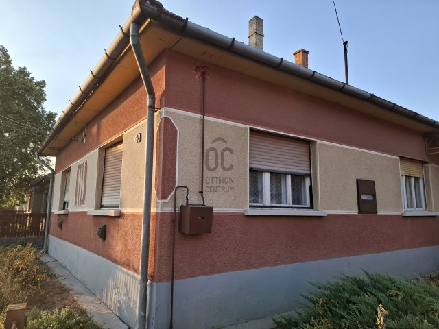 Eladó családi ház, Tápiószentmártonon 28 M Ft, 3 szobás