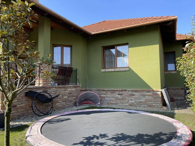 Eladó családi ház, Pilisvörösváron 229 M Ft, 5 szobás