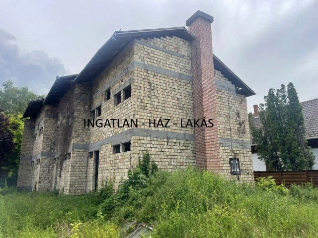 Eladó sorház, Balatonföldváron 199 M Ft, 3+6 szobás