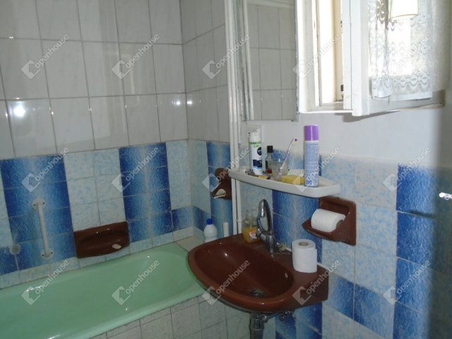 Eladó családi ház, Cserkeszőlőn 12 M Ft, 1 szobás