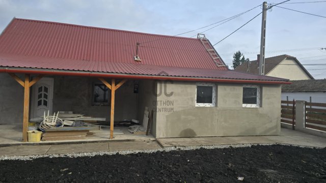 Eladó családi ház, Poroszlón 32.5 M Ft, 2 szobás