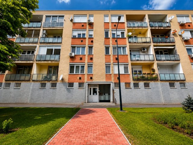 Eladó téglalakás, Hajdúszoboszlón 47.999 M Ft, 2 szobás