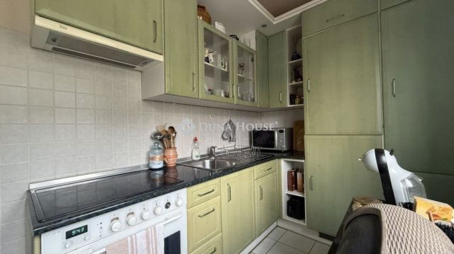 Eladó panellakás, Szombathelyen 49.9 M Ft, 3 szobás