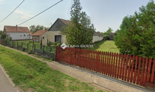Eladó családi ház, Tetétlenen 4.9 M Ft, 2 szobás