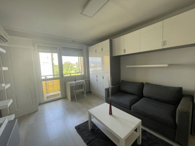 Kiadó panellakás, albérlet, Miskolcon 130 E Ft / hó, 1 szobás