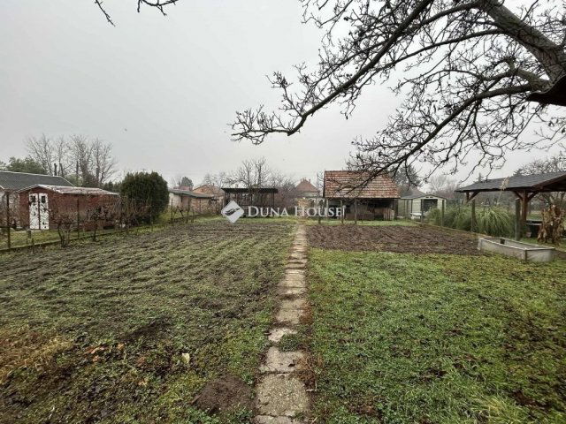 Eladó családi ház, Ócsán 72 M Ft, 6 szobás