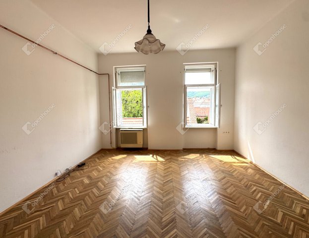 Eladó téglalakás, Kőszegen 21.9 M Ft, 1 szobás