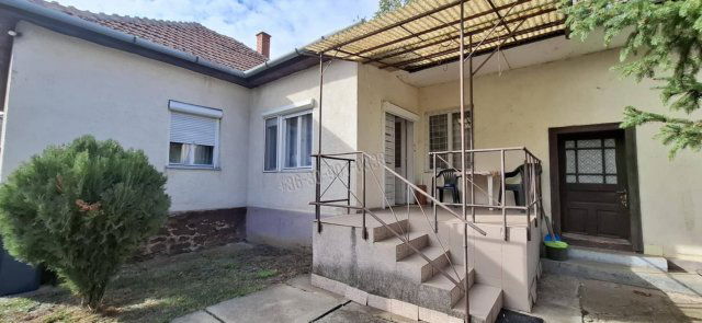 Eladó családi ház, Lőrinciben 27.9 M Ft, 2 szobás
