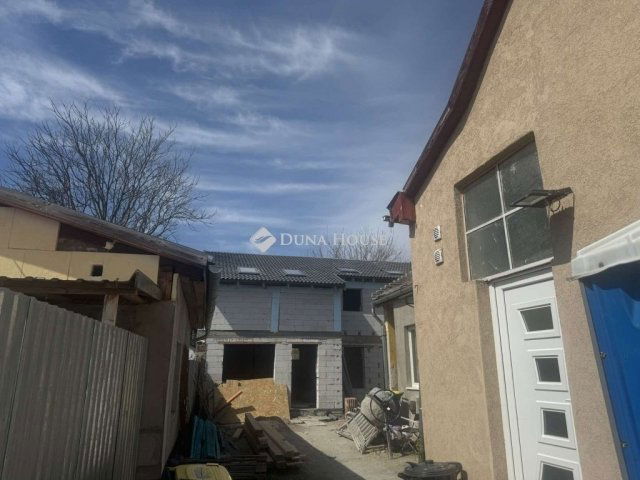 Eladó családi ház, Budapesten, XX. kerületben 46.9 M Ft
