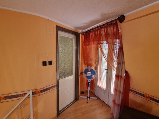 Eladó családi ház, Balatonszabadiban 99 M Ft, 28 szobás