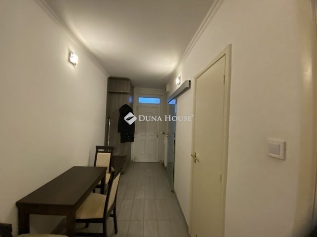 Eladó panellakás, Szegeden 40 M Ft, 1 szobás