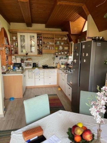 Eladó téglalakás, Pécsett 85 M Ft, 3 szobás