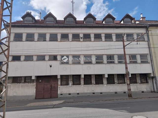 Eladó ipari ingatlan, Budapesten, XX. kerületben 369 M Ft