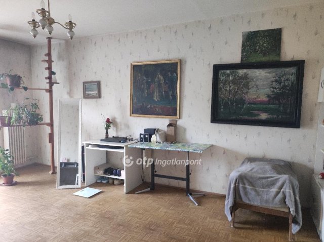 Eladó panellakás, Pécsett 44.9 M Ft, 2 szobás