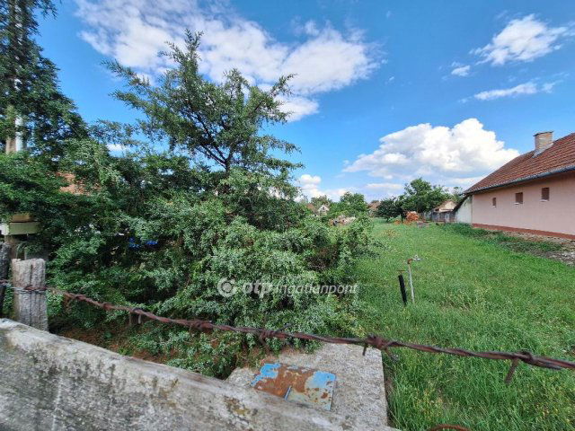 Eladó telek, Szeghalmon 4 M Ft / költözzbe.hu