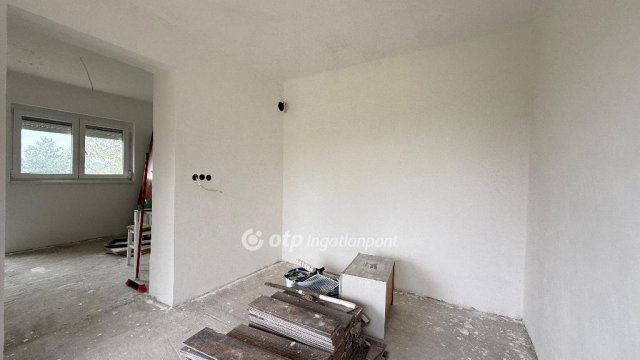 Eladó családi ház, Pécsett 15.9 M Ft, 1+2 szobás