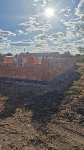 Eladó téglalakás, Újszászon 56.055 M Ft, 3 szobás